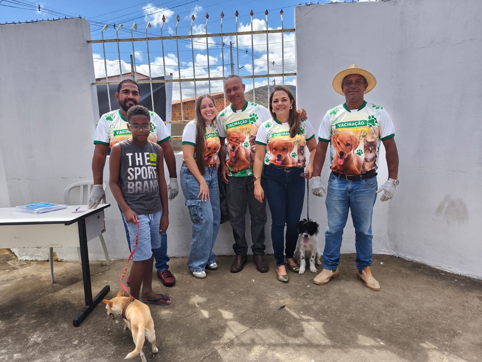 Dia D de Vacinação Antirrábica imuniza mais de 1,4 mil animais em Itambé