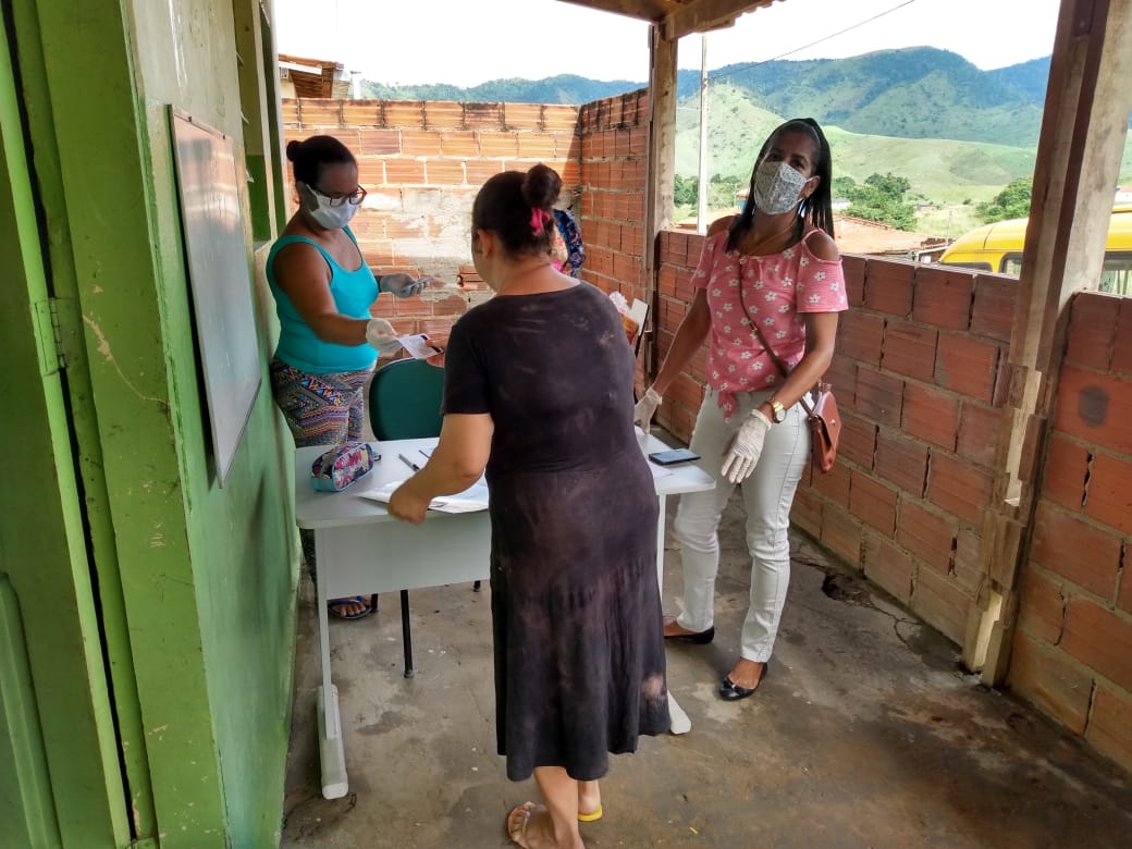 MUTIRÕES REALIZADOS PELA PREFEITURA DE ITAMBÉ GARANTEM A REGULARIZAÇÃO DE DOCUMENTOS PARA FAMÍLIAS TEREM ACESSO AO AUXÍLIO EMERGENCIAL