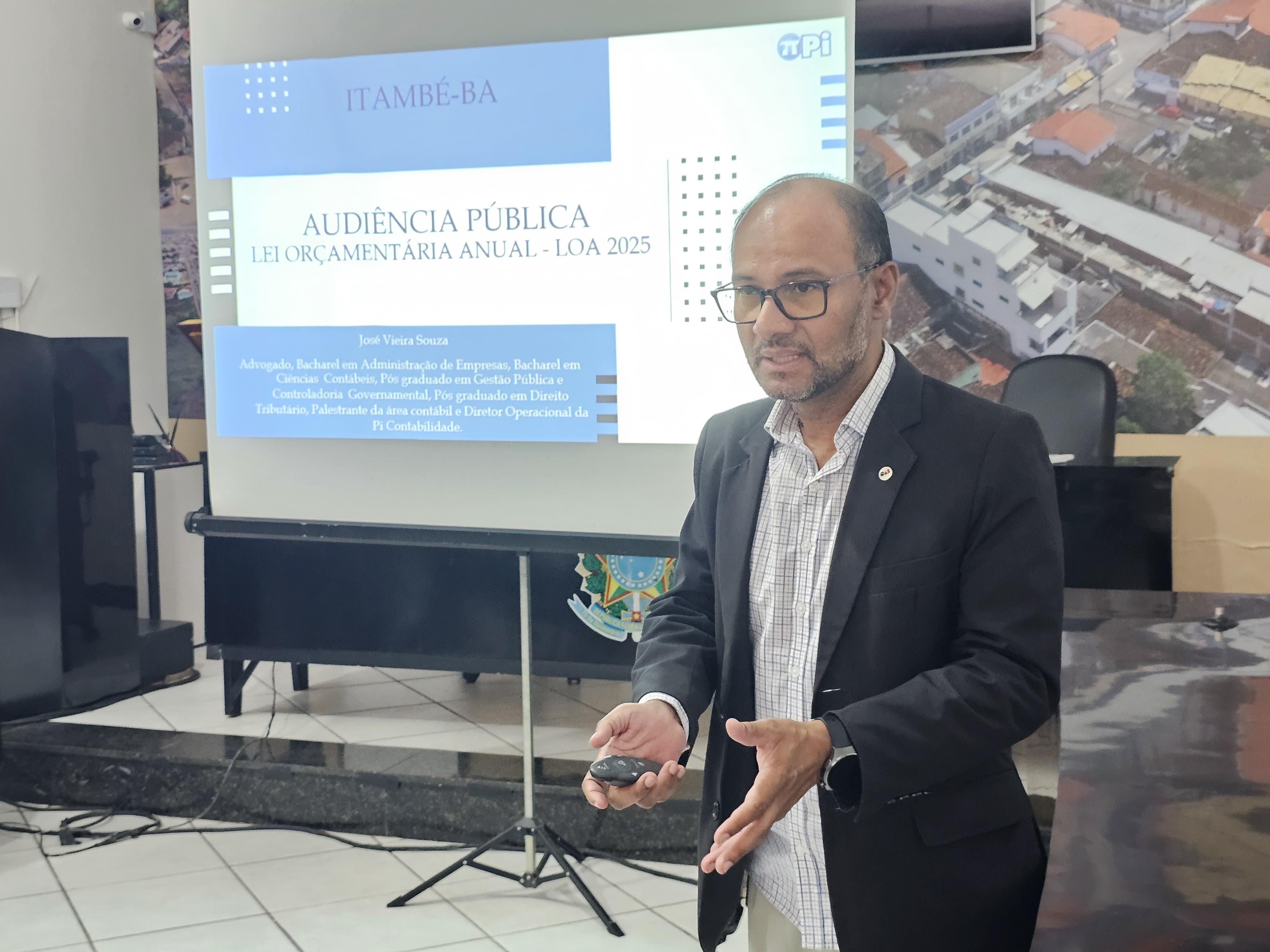 Audiência Pública apresenta e avalia projeto da LOA 2025 em Itambé