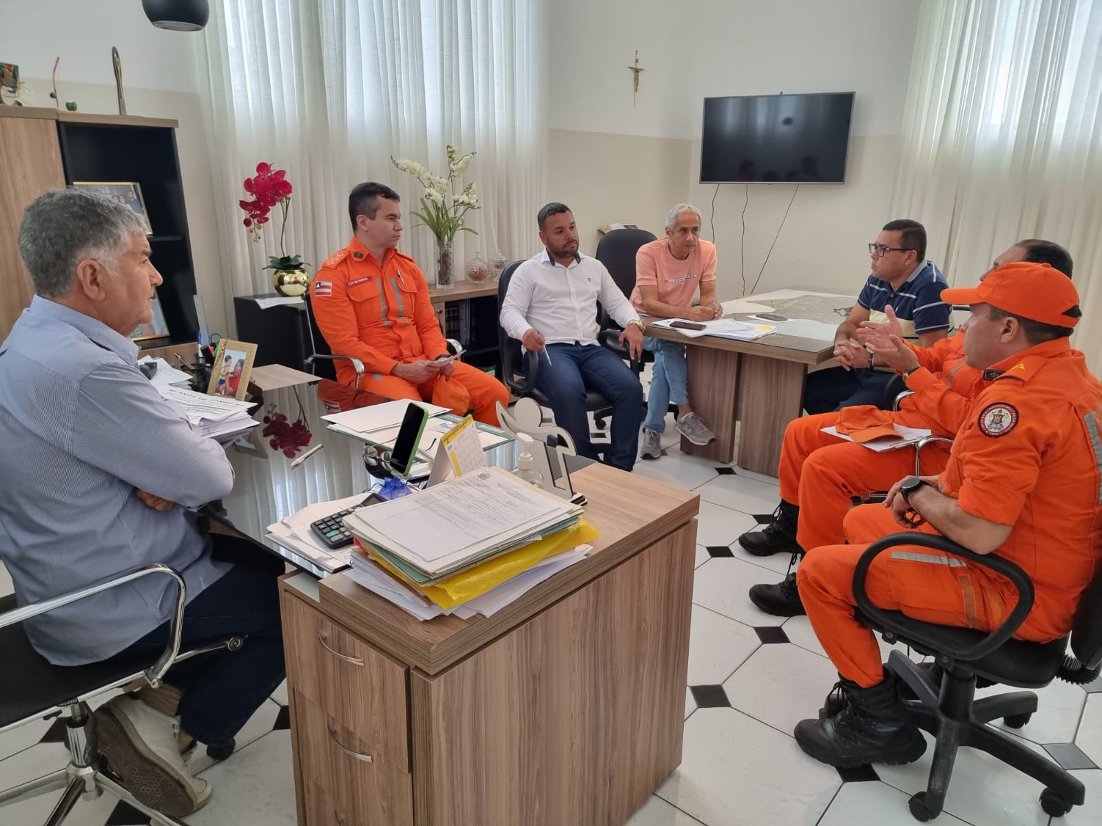 Em reunião com o prefeito, 4º Grupamento de Bombeiro alinha ações de segurança para o Aniversário de Itambé