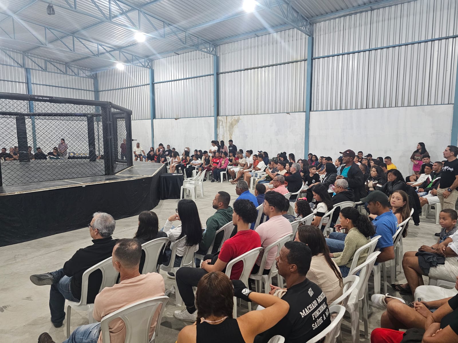 Itambé Combat reúne atletas locais e movimenta o público com noite de artes marciais
