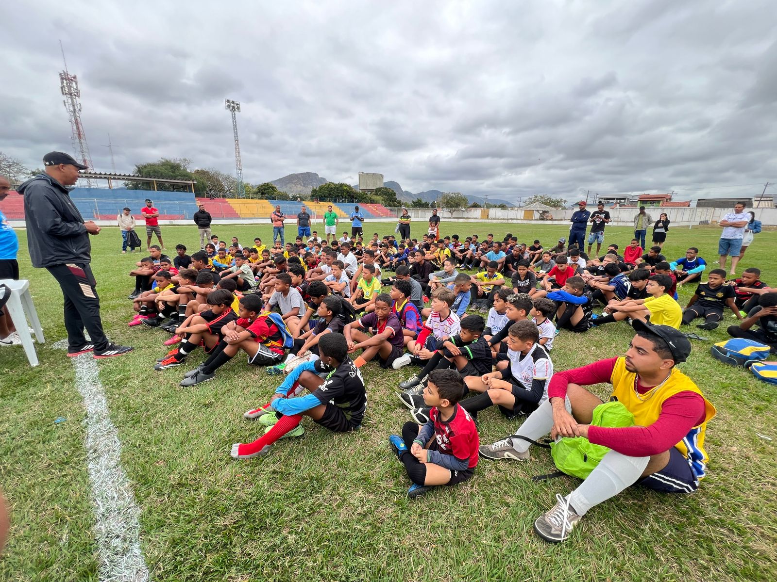 Itambé recebe avaliação técnica do Esporte Clube Vitória com participação de cerca de 200 jovens