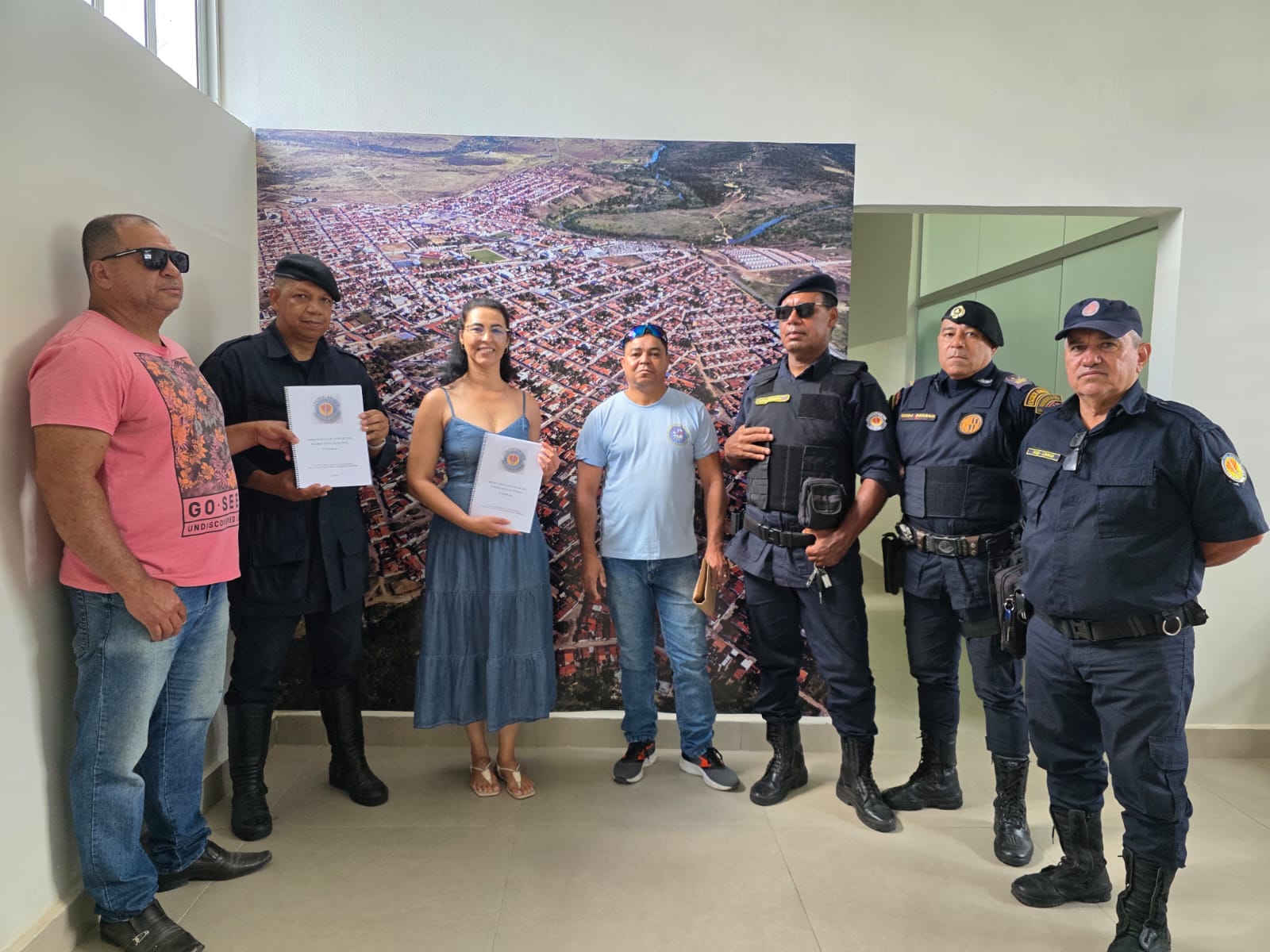 No Dia do Guarda, GCM de Itambé realiza ato de reconhecimento e protocoliza minuta junto à Secretaria de Administração